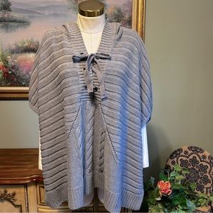 Motherhood Gray Grommet Tie Poncho Hood Hooded Sweater L/XL NEW NWT